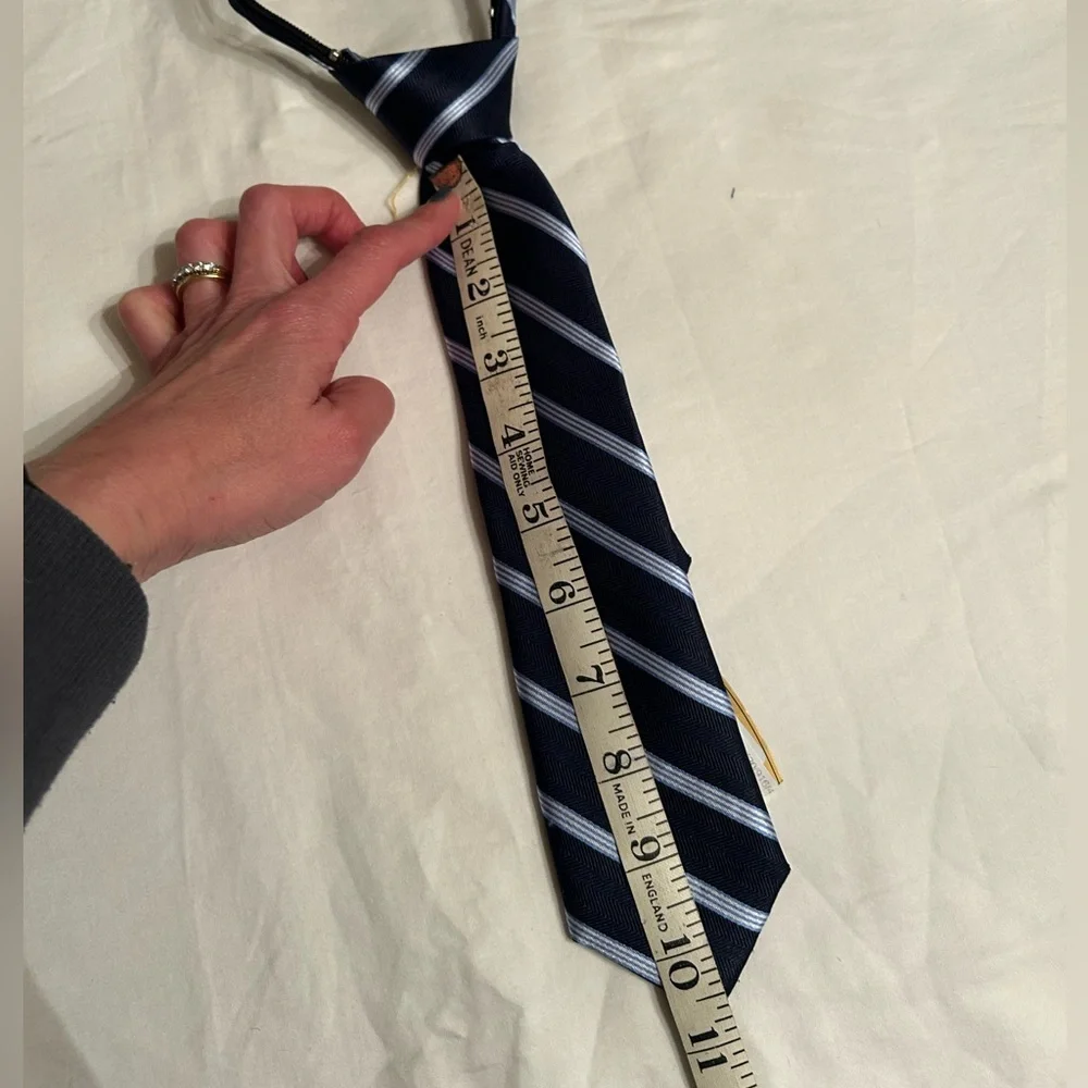 Boys adjustable tie
